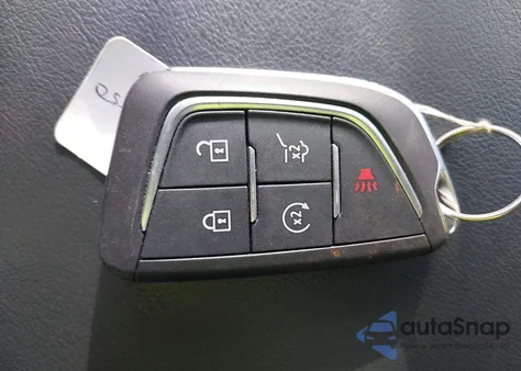 2024 Cadillac Lyriq Luxury W/1Sc z USA, uszkodzony, nr VIN 1GYKPPRL1RZ100850